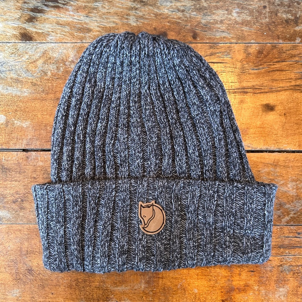 Gray Ribbed Knit Beanie with Fjallraven Logo